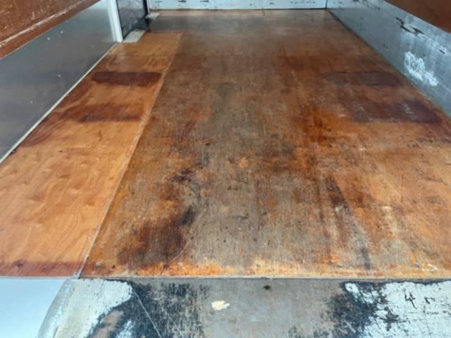 三菱ふそうキャンターアルミバン小型（2t・3t）[写真14]