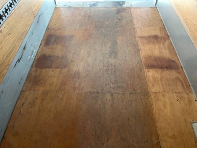 三菱ふそうキャンターアルミバン小型（2t・3t）[写真15]