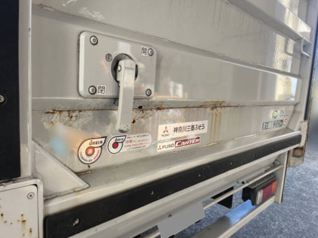 三菱ふそうキャンターアルミバン小型（2t・3t）[写真17]