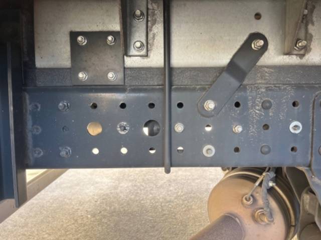 三菱ふそうキャンターアルミバン小型（2t・3t）[写真23]