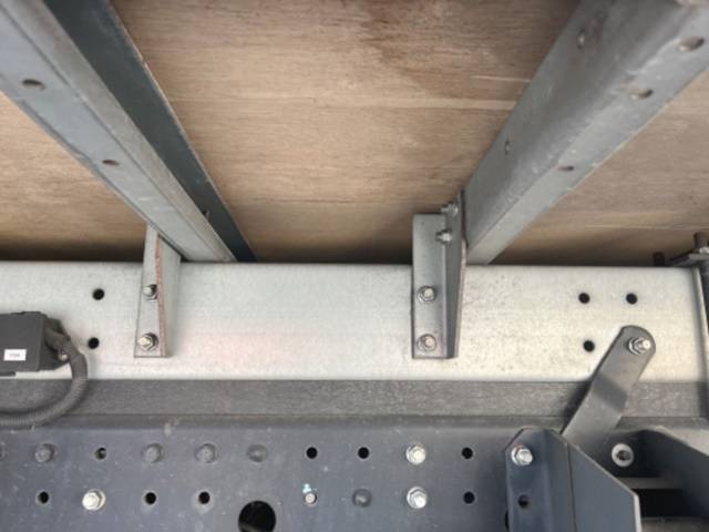 三菱ふそうキャンターアルミバン小型（2t・3t）[写真24]