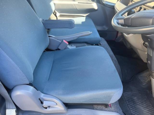 三菱ふそうキャンターアルミバン小型（2t・3t）[写真31]