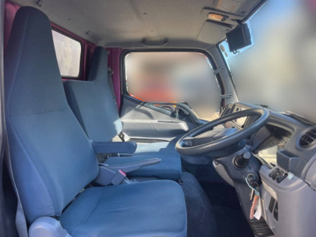 三菱ふそうキャンターアルミバン小型（2t・3t）[写真32]