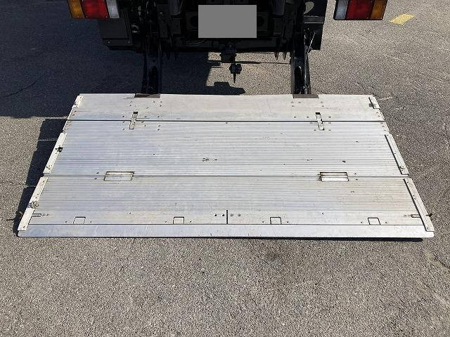 いすゞエルフアルミバン小型（2t・3t）[写真10]