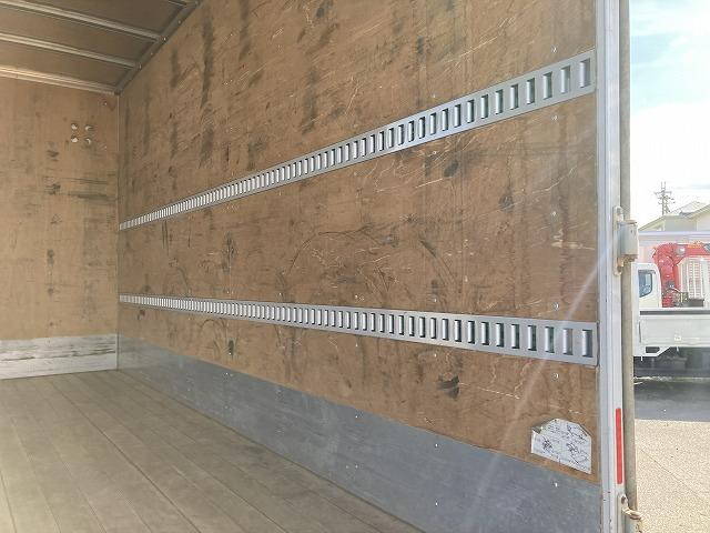 いすゞエルフアルミバン小型（2t・3t）[写真11]