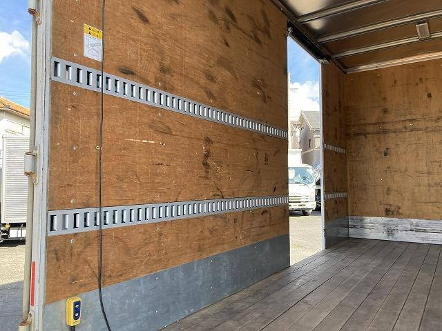 いすゞエルフアルミバン小型（2t・3t）[写真22]