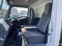 いすゞエルフアルミバン小型（2t・3t）[写真30]