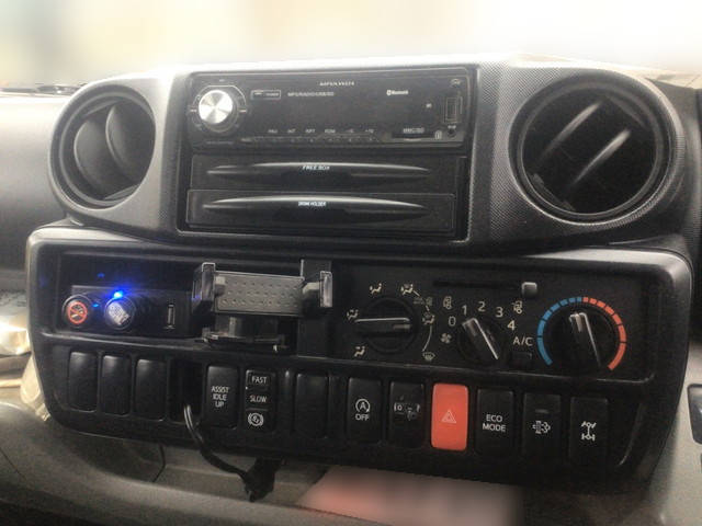 日野デュトロ平ボディ小型（2t・3t）[写真18]