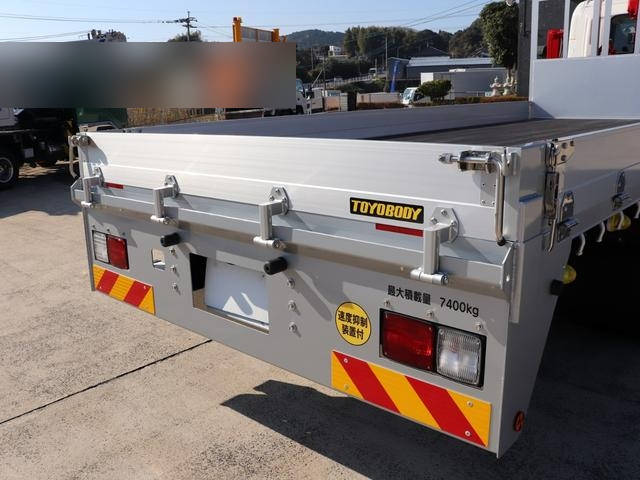 日野レンジャーセルフクレーン4段増トン（6t・8t）[写真17]