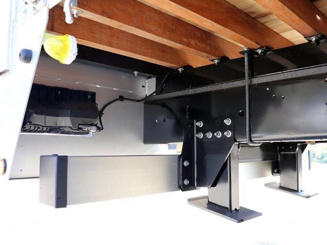 日野レンジャーセルフクレーン4段増トン（6t・8t）[写真20]