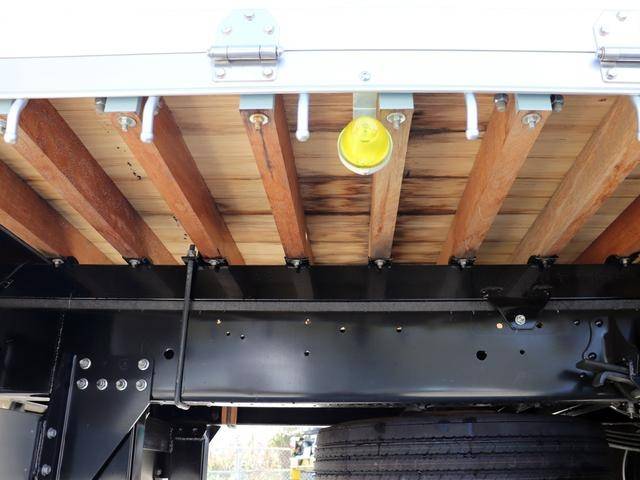 日野レンジャーセルフクレーン4段増トン（6t・8t）[写真22]