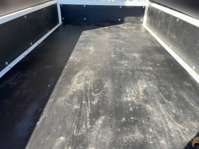 三菱ふそうキャンター平ボディ小型（2t・3t）[写真10]