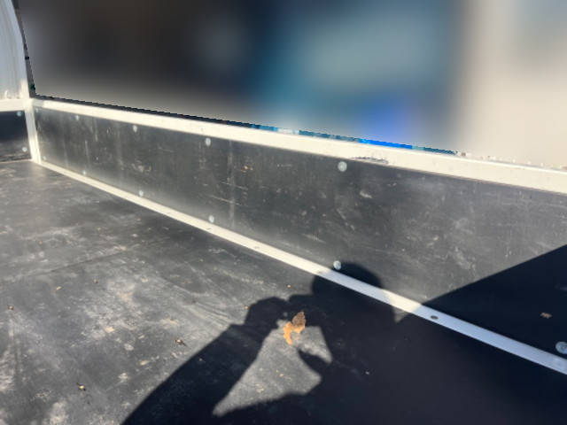 三菱ふそうキャンター平ボディ小型（2t・3t）[写真11]