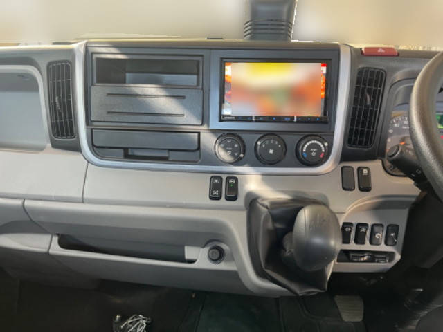 三菱ふそうキャンター平ボディ小型（2t・3t）[写真26]