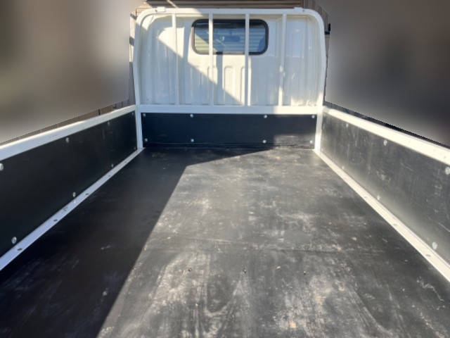 三菱ふそうキャンター平ボディ小型（2t・3t）[写真08]