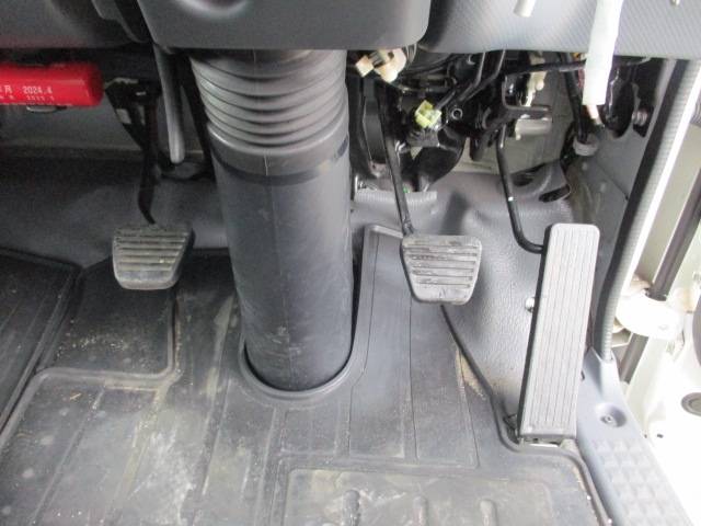 いすゞエルフアルミバン小型（2t・3t）[写真15]