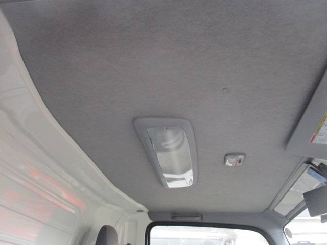 いすゞエルフアルミバン小型（2t・3t）[写真16]