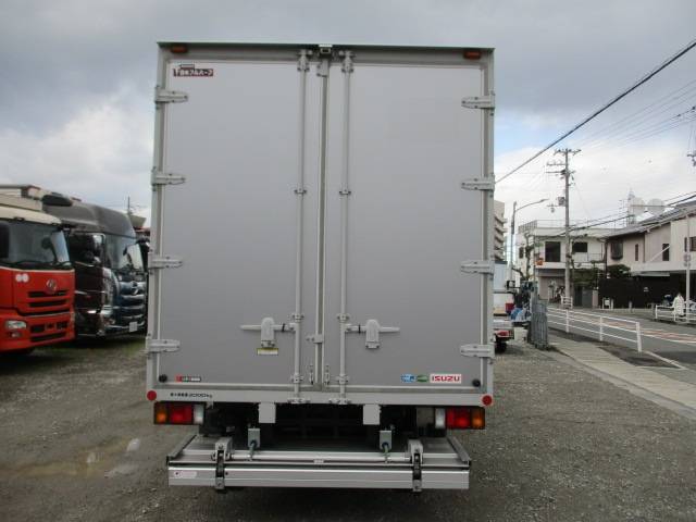 いすゞエルフアルミバン小型（2t・3t）[写真02]