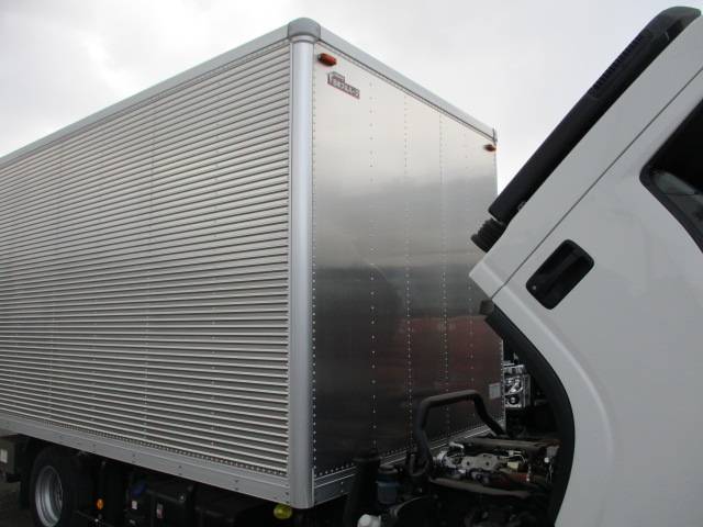 いすゞエルフアルミバン小型（2t・3t）[写真24]