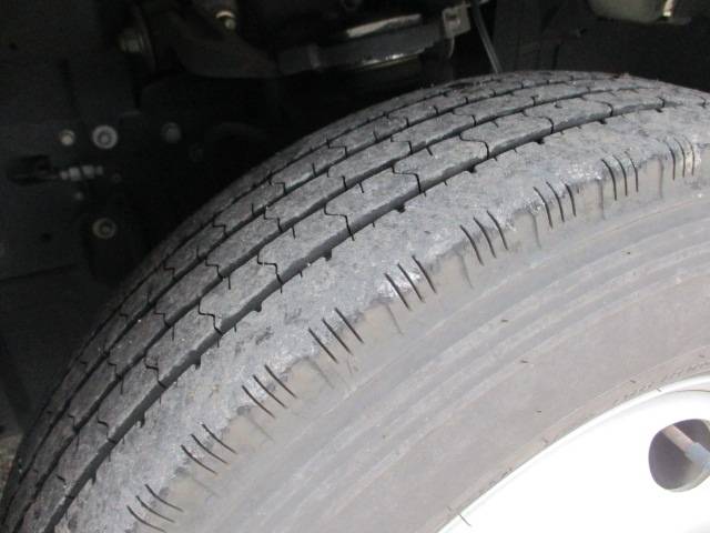 いすゞエルフアルミバン小型（2t・3t）[写真09]