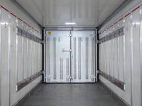 いすゞフォワード冷凍車（冷蔵車）中型（4t）[写真12]