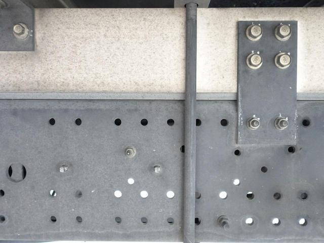 いすゞフォワード冷凍車（冷蔵車）中型（4t）[写真15]