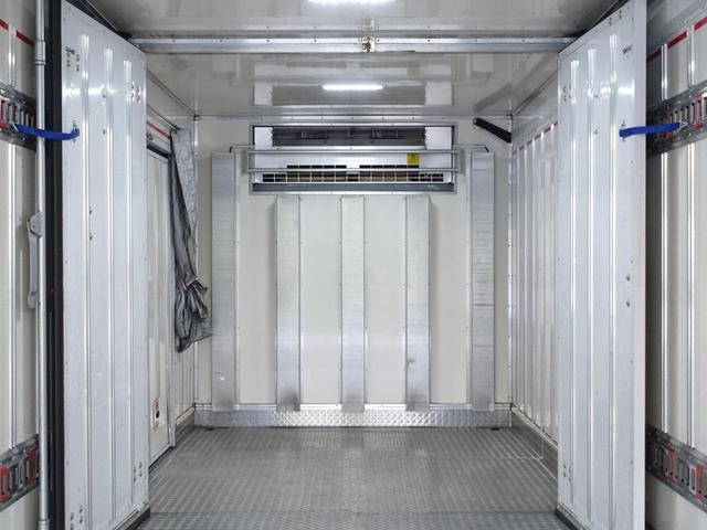 いすゞフォワード冷凍車（冷蔵車）中型（4t）[写真09]