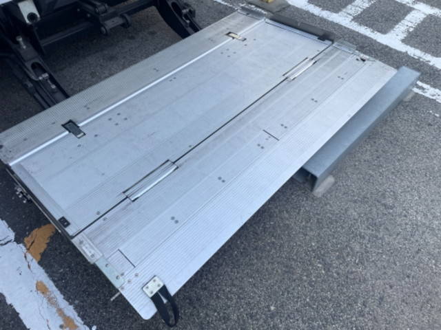 いすゞエルフアルミウイング小型（2t・3t）[写真10]