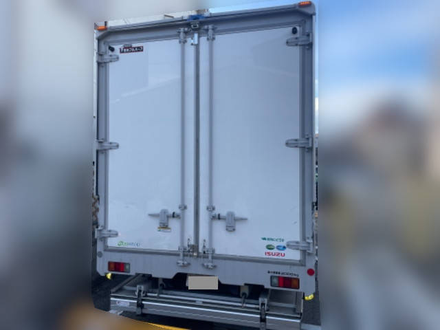 いすゞエルフアルミウイング小型（2t・3t）[写真02]