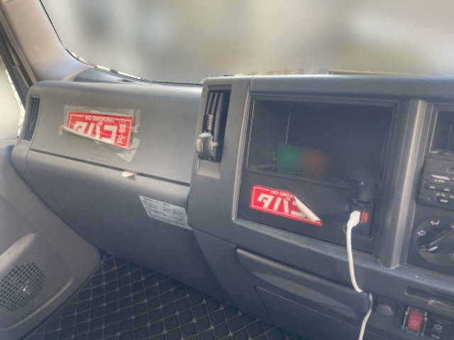 いすゞエルフアルミウイング小型（2t・3t）[写真23]