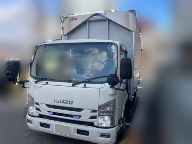 いすゞエルフアルミウイング小型（2t・3t）[写真03]