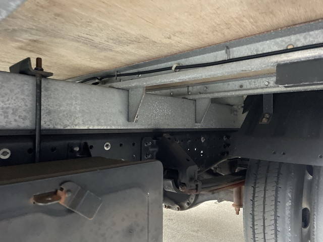 三菱ふそうキャンターアルミバン小型（2t・3t）[写真12]