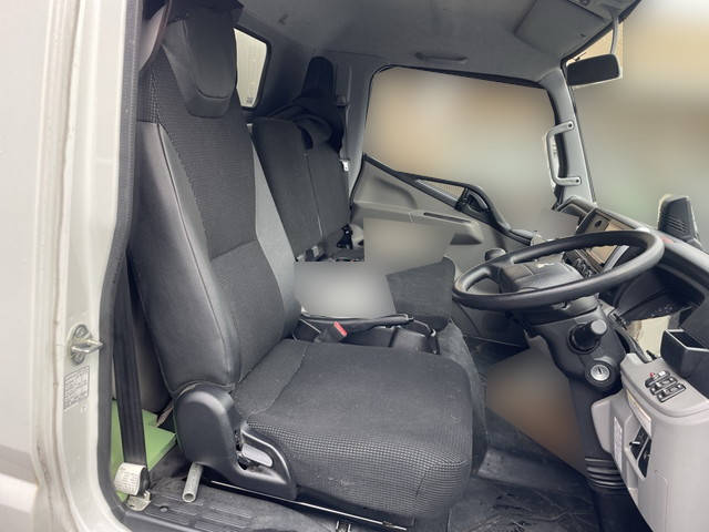 三菱ふそうキャンターアルミバン小型（2t・3t）[写真18]