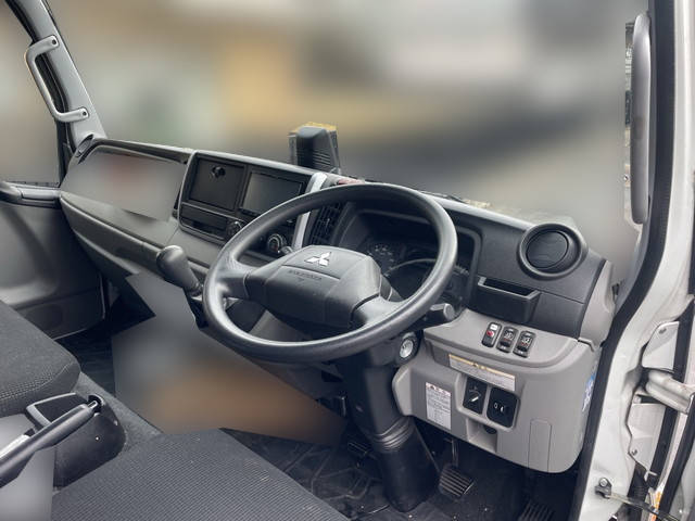 三菱ふそうキャンターアルミバン小型（2t・3t）[写真19]