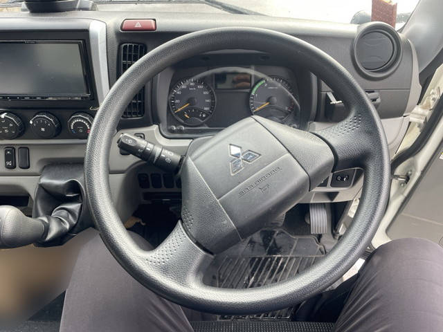 三菱ふそうキャンターアルミバン小型（2t・3t）[写真21]