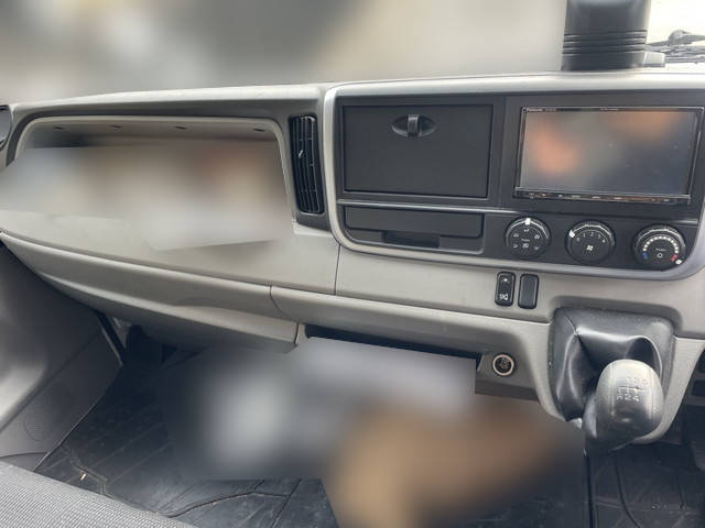 三菱ふそうキャンターアルミバン小型（2t・3t）[写真24]