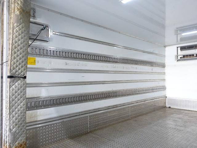 三菱ふそうキャンター冷凍車（冷蔵車）小型（2t・3t）[写真15]