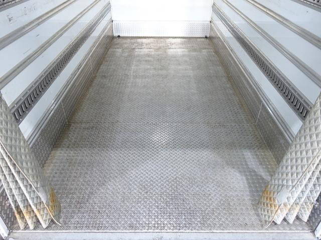 三菱ふそうキャンター冷凍車（冷蔵車）小型（2t・3t）[写真18]