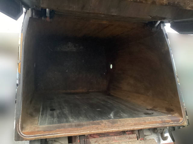 いすゞエルフパッカー車（塵芥車）小型（2t・3t）[写真10]