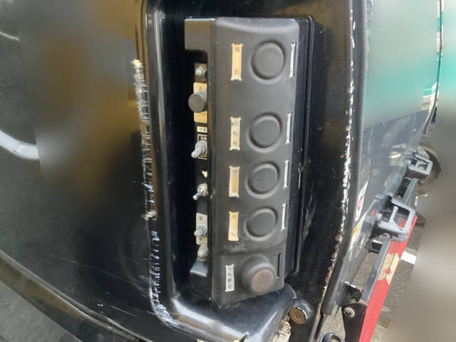 いすゞエルフパッカー車（塵芥車）小型（2t・3t）[写真12]