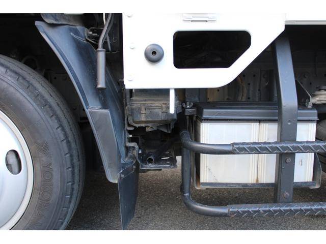 いすゞエルフ平ボディ小型（2t・3t）[写真18]