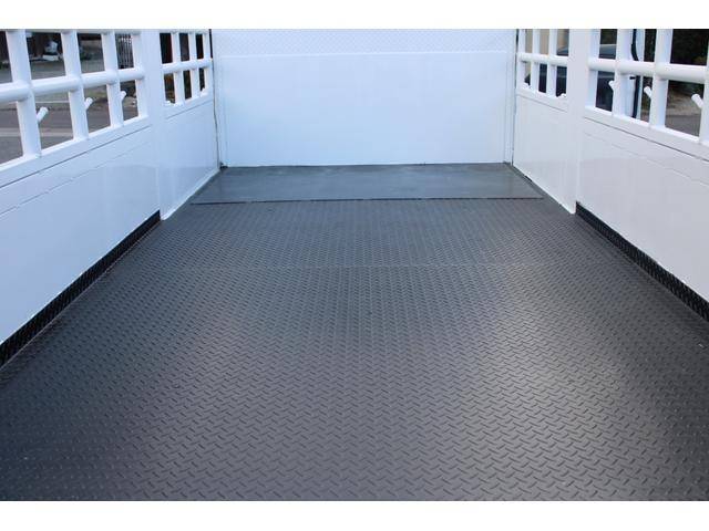 いすゞエルフ平ボディ小型（2t・3t）[写真09]