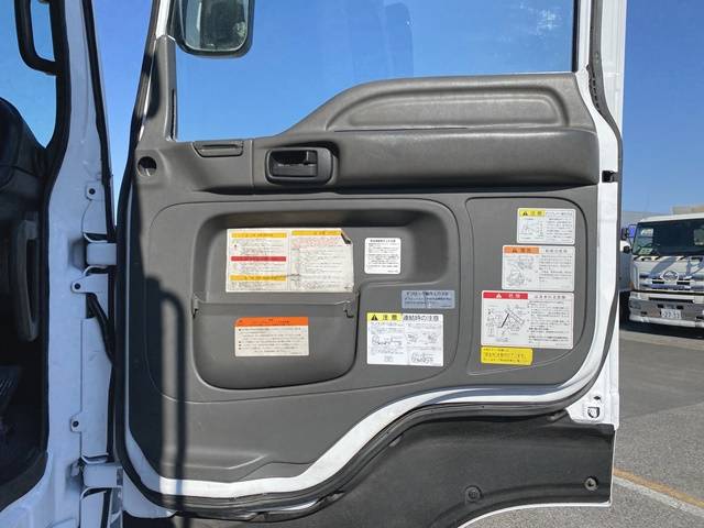 いすゞギガトレーラーヘッド（トラクターヘッド）大型（10t）[写真27]