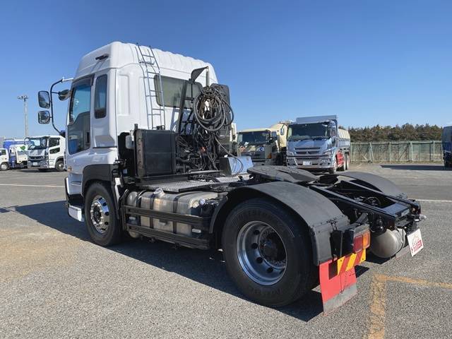 いすゞギガトレーラーヘッド（トラクターヘッド）大型（10t）[写真04]