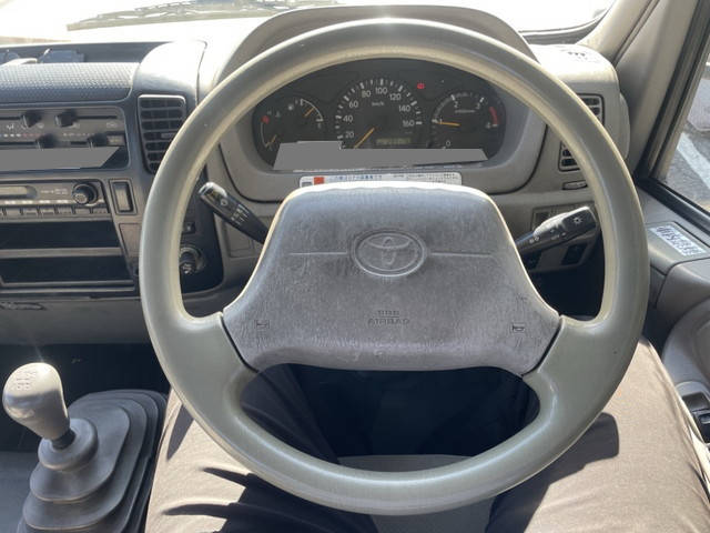 トヨタダイナ平ボディ小型（2t・3t）[写真18]