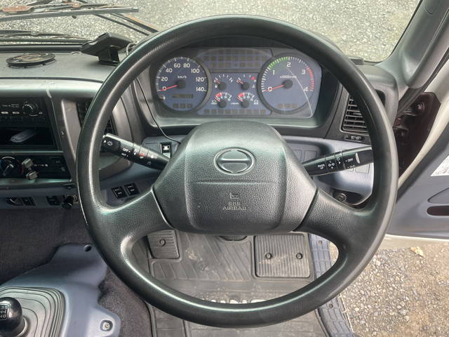 日野レンジャーアルミウイング中型（4t）[写真29]