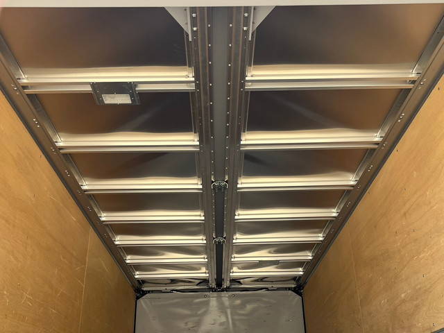 いすゞエルフアルミウイング小型（2t・3t）[写真12]