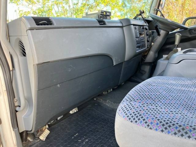 三菱ふそうファイターアルミウイング中型（4t）[写真32]