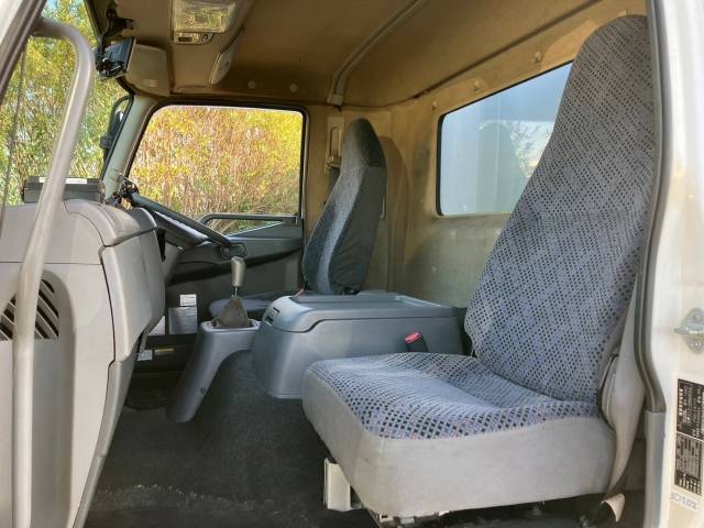 三菱ふそうファイターアルミウイング中型（4t）[写真33]