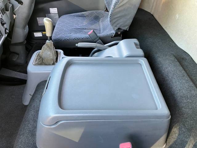 三菱ふそうファイターアルミウイング中型（4t）[写真36]